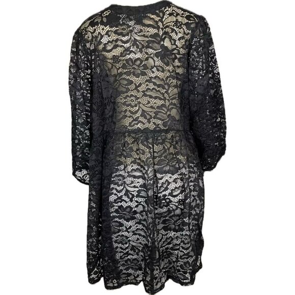 Torrid + 3 Black Sheer Floral Lace Button Down Step-Hem 3/4 Sleeve Babydoll Top - Picture 4 of 6